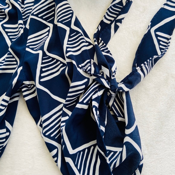 Old Navy dress, color blue with design - Picture 3 of 6